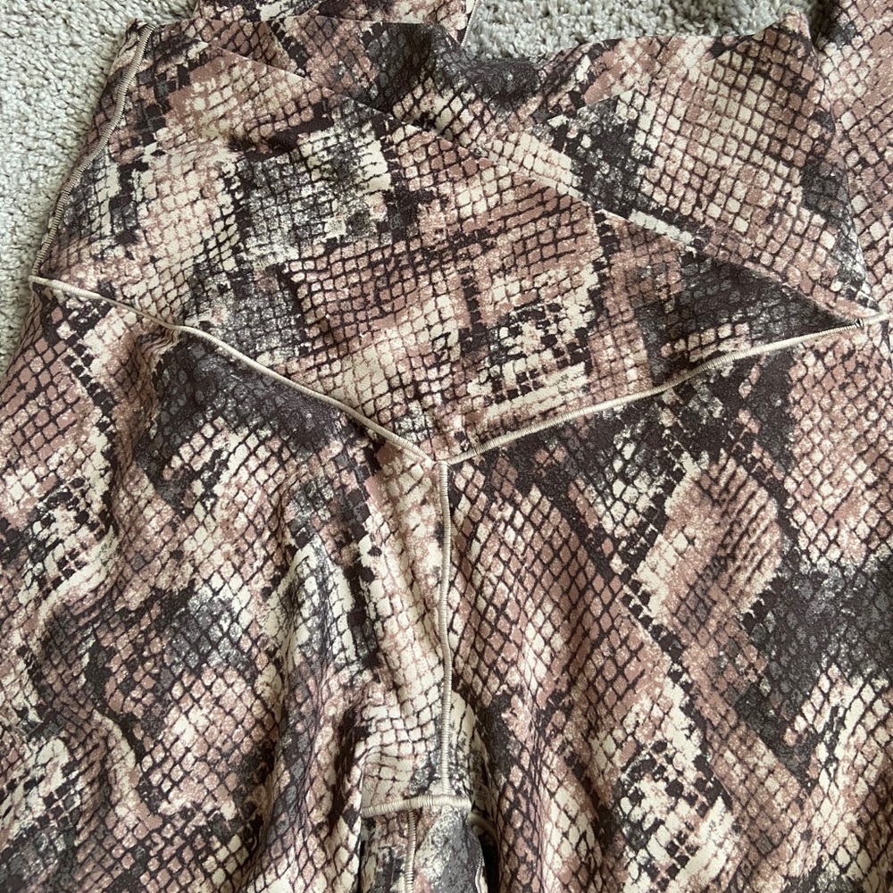 NWT AERIE OFFLINE CROSSOVER WAIST LEGGING